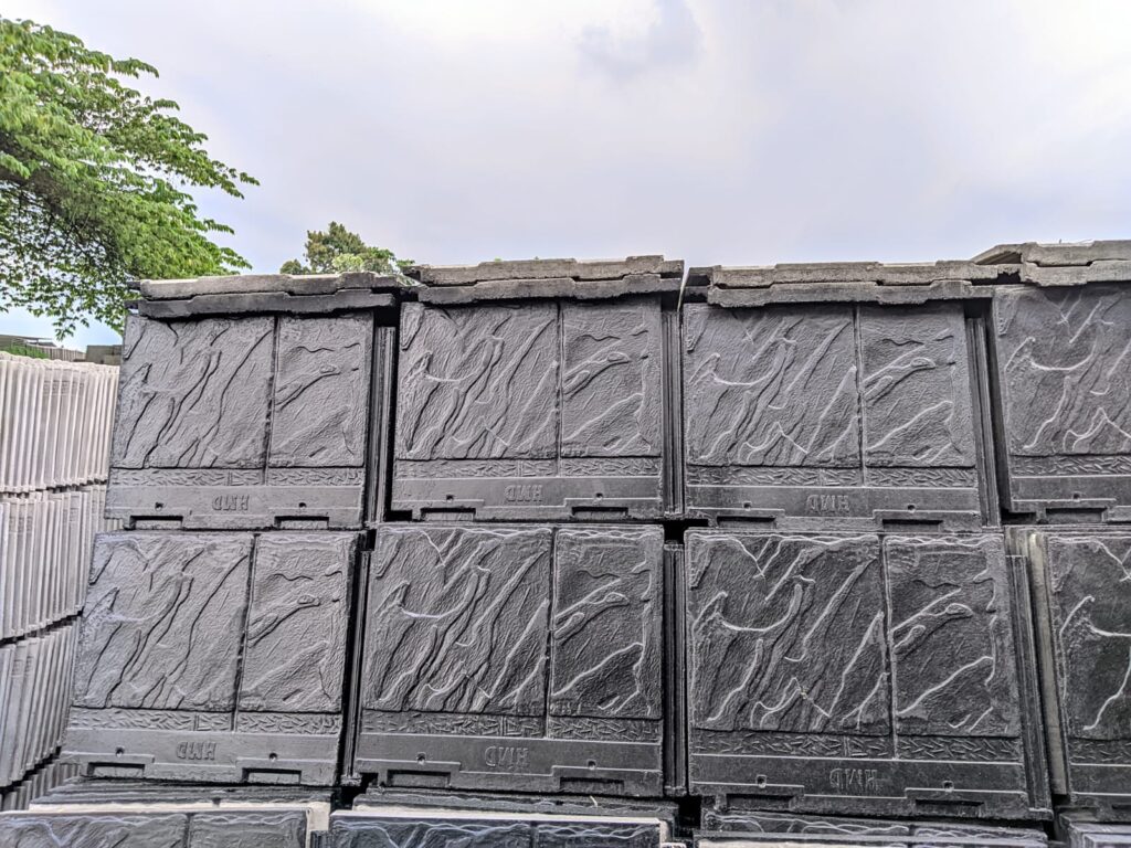 jenis genteng beton flat untuk rumah minimalis"